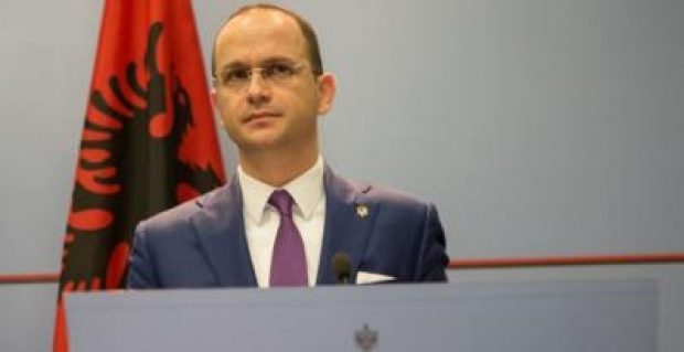 Bushati: Maqedonia në krizë politike